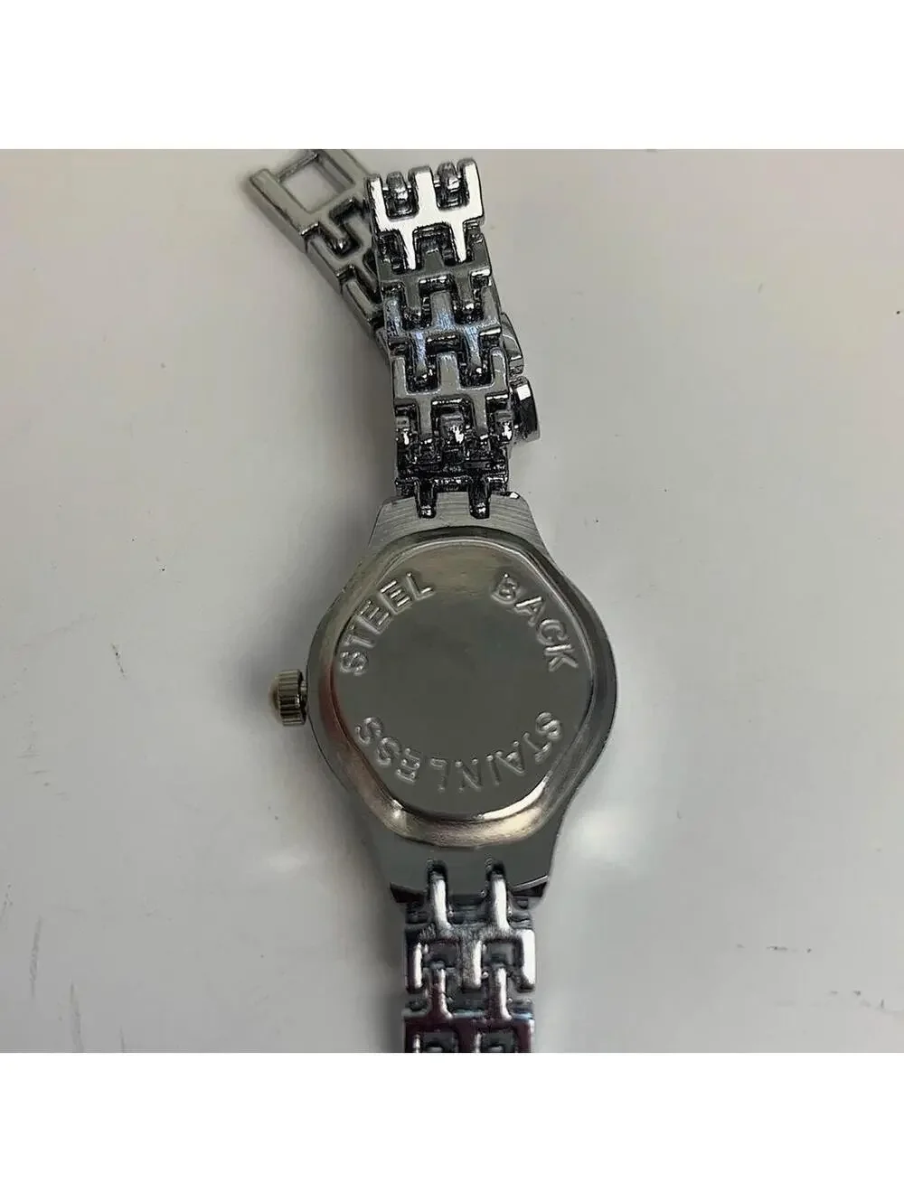 Minimalistic Silver and White round dainty stainless steel y2k 2000s style watch